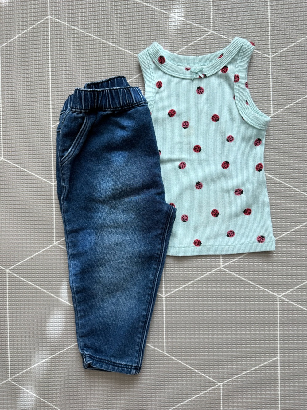 First impressions|Baby girl set,blue stretch jeans & ladybug print tank top•24M